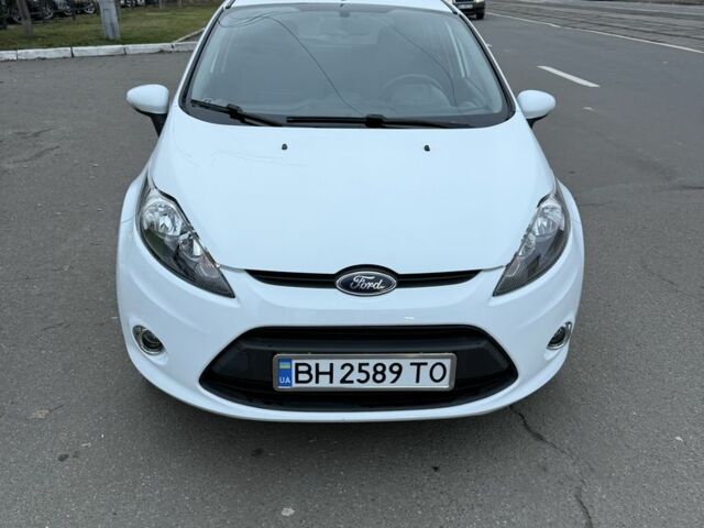 Белый Форд Фиеста, объемом двигателя 1.4 л и пробегом 110 тыс. км за 6950 $, фото 7 на Automoto.ua
