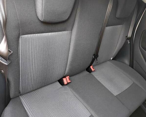 Білий Форд Фієста, об'ємом двигуна 1.24 л та пробігом 164 тис. км за 6500 $, фото 6 на Automoto.ua