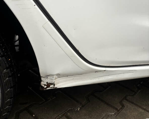 Белый Форд Фиеста, объемом двигателя 1.24 л и пробегом 212 тыс. км за 5400 $, фото 20 на Automoto.ua