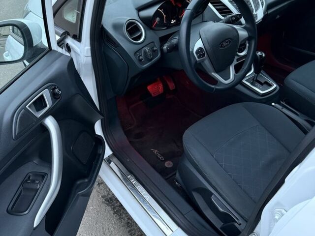 Белый Форд Фиеста, объемом двигателя 1.4 л и пробегом 110 тыс. км за 6950 $, фото 15 на Automoto.ua