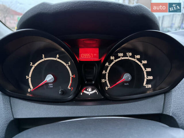 Білий Форд Фієста, об'ємом двигуна 1.39 л та пробігом 110 тис. км за 6950 $, фото 19 на Automoto.ua