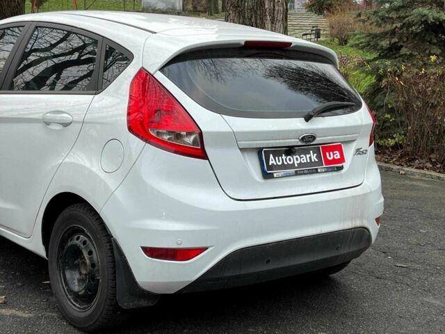 Білий Форд Фієста, об'ємом двигуна 1.4 л та пробігом 240 тис. км за 5990 $, фото 15 на Automoto.ua