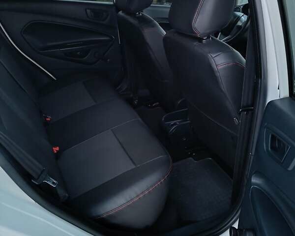 Белый Форд Фиеста, объемом двигателя 1.4 л и пробегом 95 тыс. км за 6900 $, фото 31 на Automoto.ua