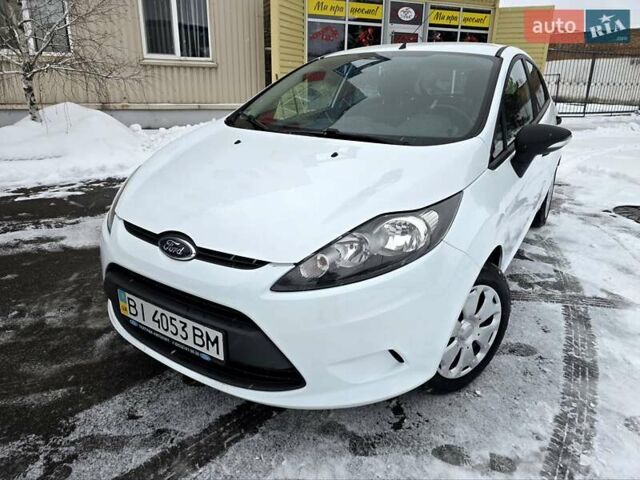 Білий Форд Фієста, об'ємом двигуна 1.25 л та пробігом 53 тис. км за 6400 $, фото 14 на Automoto.ua