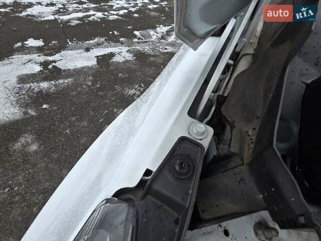 Білий Форд Фієста, об'ємом двигуна 1.25 л та пробігом 53 тис. км за 6400 $, фото 124 на Automoto.ua