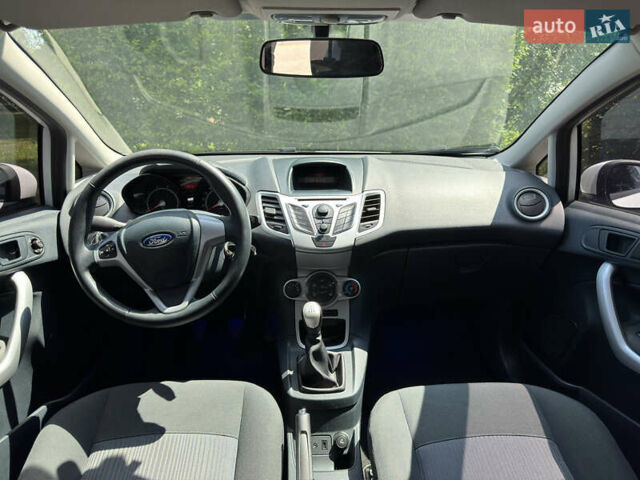 Белый Форд Фиеста, объемом двигателя 1.4 л и пробегом 115 тыс. км за 6500 $, фото 14 на Automoto.ua