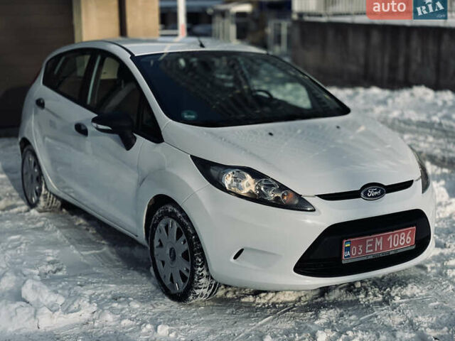 Белый Форд Фиеста, объемом двигателя 1.24 л и пробегом 209 тыс. км за 6499 $, фото 6 на Automoto.ua