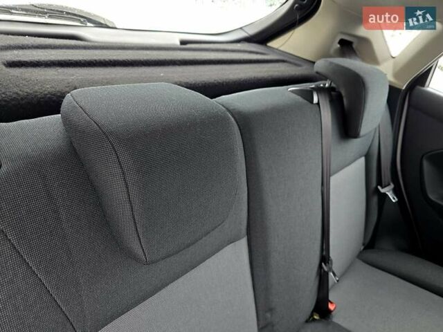 Білий Форд Фієста, об'ємом двигуна 1.25 л та пробігом 53 тис. км за 6400 $, фото 72 на Automoto.ua