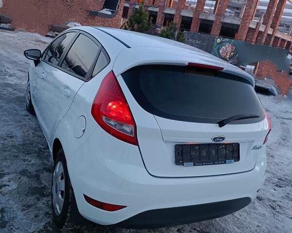 Белый Форд Фиеста, объемом двигателя 1.4 л и пробегом 95 тыс. км за 6900 $, фото 21 на Automoto.ua