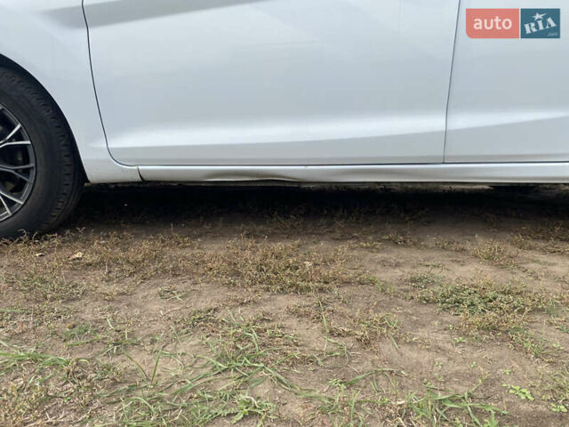 Білий Форд Фієста, об'ємом двигуна 1 л та пробігом 122 тис. км за 7200 $, фото 12 на Automoto.ua