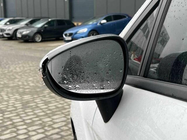 Білий Форд Фієста, об'ємом двигуна 1.2 л та пробігом 140 тис. км за 6990 $, фото 13 на Automoto.ua