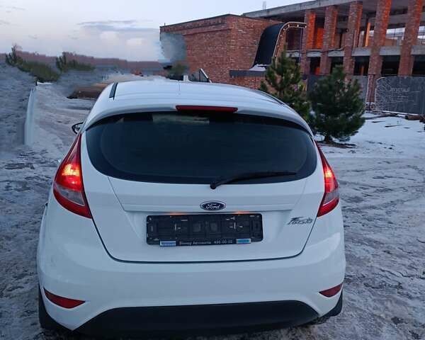 Белый Форд Фиеста, объемом двигателя 1.4 л и пробегом 95 тыс. км за 6900 $, фото 11 на Automoto.ua