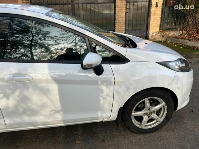 Белый Форд Фиеста, объемом двигателя 1.2 л и пробегом 170 тыс. км за 6290 $, фото 13 на Automoto.ua
