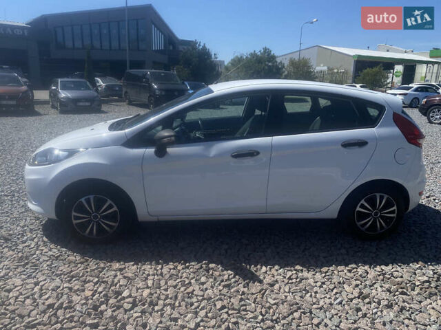 Белый Форд Фиеста, объемом двигателя 1.24 л и пробегом 108 тыс. км за 5600 $, фото 3 на Automoto.ua