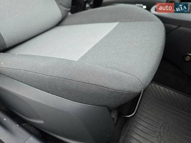 Білий Форд Фієста, об'ємом двигуна 1.25 л та пробігом 53 тис. км за 6400 $, фото 48 на Automoto.ua