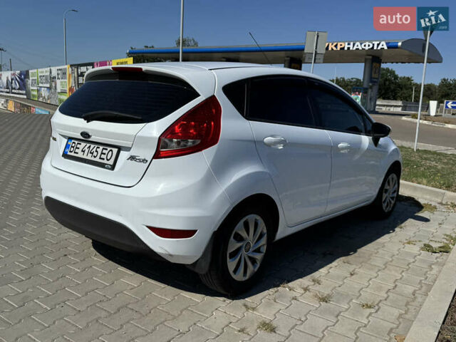 Белый Форд Фиеста, объемом двигателя 1.4 л и пробегом 163 тыс. км за 6500 $, фото 4 на Automoto.ua