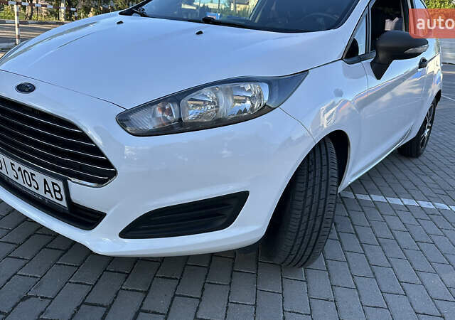 Белый Форд Фиеста, объемом двигателя 1.56 л и пробегом 157 тыс. км за 6650 $, фото 10 на Automoto.ua