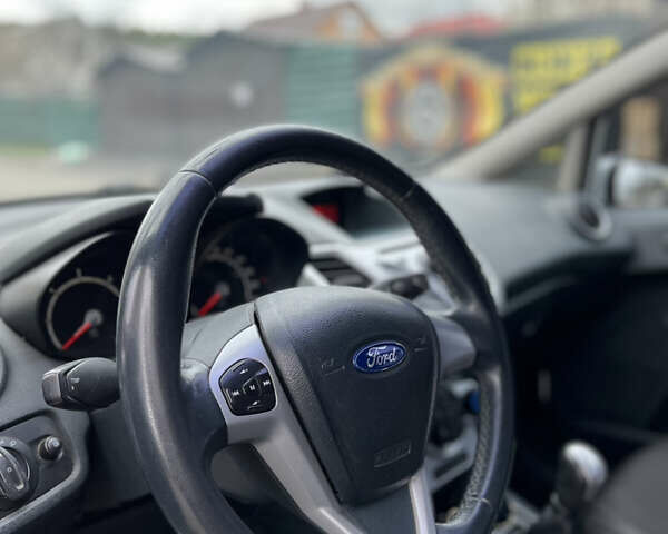 Білий Форд Фієста, об'ємом двигуна 1.4 л та пробігом 225 тис. км за 5900 $, фото 18 на Automoto.ua