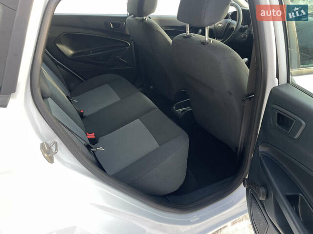 Белый Форд Фиеста, объемом двигателя 1.24 л и пробегом 209 тыс. км за 6499 $, фото 22 на Automoto.ua