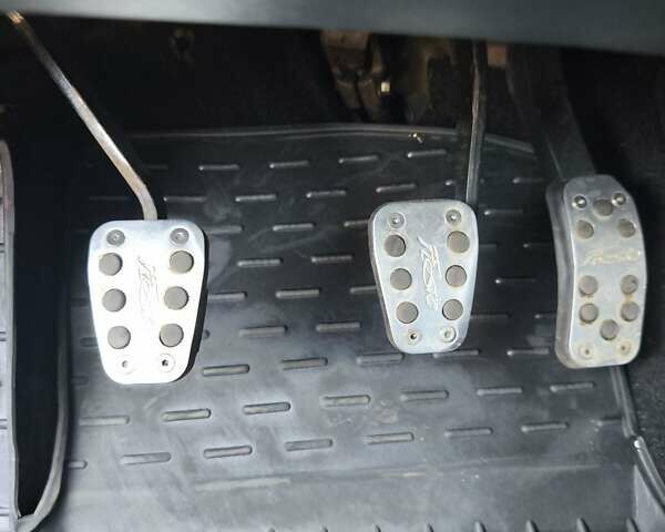 Белый Форд Фиеста, объемом двигателя 1.25 л и пробегом 170 тыс. км за 6200 $, фото 3 на Automoto.ua