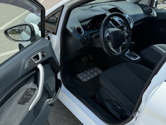 Белый Форд Фиеста, объемом двигателя 1.4 л и пробегом 84 тыс. км за 7100 $, фото 8 на Automoto.ua