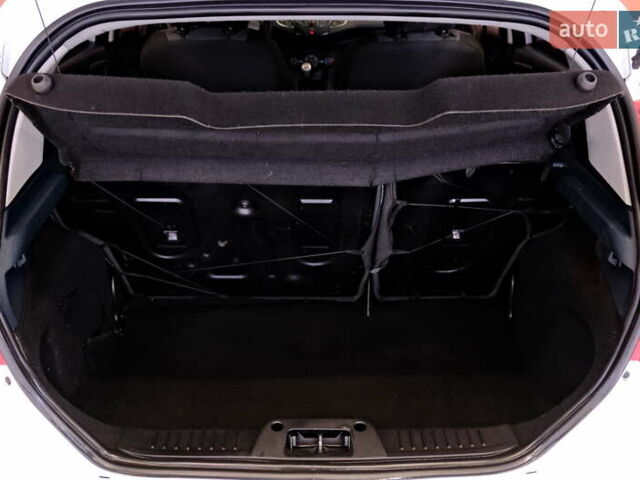 Білий Форд Фієста, об'ємом двигуна 1.24 л та пробігом 157 тис. км за 4900 $, фото 36 на Automoto.ua