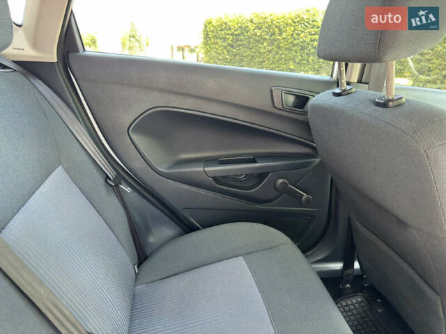 Белый Форд Фиеста, объемом двигателя 1.4 л и пробегом 115 тыс. км за 6500 $, фото 18 на Automoto.ua