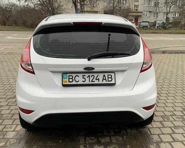 Белый Форд Фиеста, объемом двигателя 1.24 л и пробегом 157 тыс. км за 7500 $, фото 3 на Automoto.ua