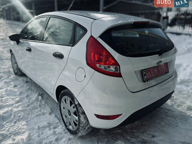 Белый Форд Фиеста, объемом двигателя 1.24 л и пробегом 209 тыс. км за 6499 $, фото 12 на Automoto.ua