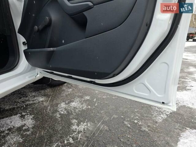 Білий Форд Фієста, об'ємом двигуна 1.25 л та пробігом 53 тис. км за 6400 $, фото 39 на Automoto.ua