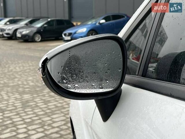 Білий Форд Фієста, об'ємом двигуна 1.2 л та пробігом 140 тис. км за 6990 $, фото 13 на Automoto.ua