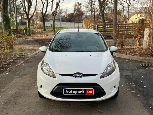 Белый Форд Фиеста, объемом двигателя 1.2 л и пробегом 170 тыс. км за 6290 $, фото 1 на Automoto.ua