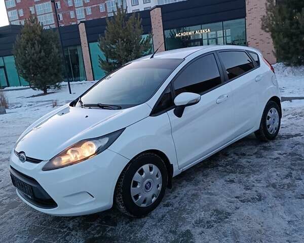 Белый Форд Фиеста, объемом двигателя 1.4 л и пробегом 95 тыс. км за 6900 $, фото 41 на Automoto.ua