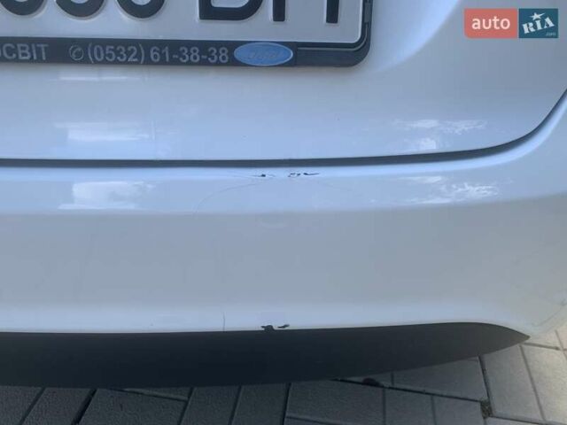 Форд Фиеста 2012 в Полтаве на Automoto.ua Белый Форд Фиеста, объемом двигателя 1.25 л и пробегом 51 тыс. км за 7199 $, фото 18 на Automoto.ua