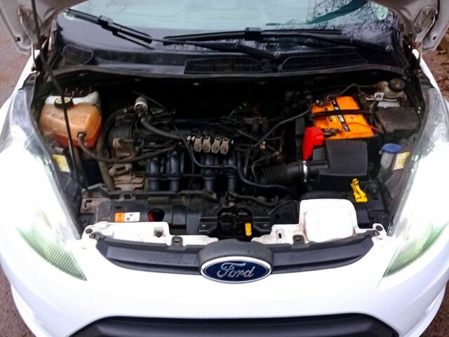 Білий Форд Фієста, об'ємом двигуна 1.2 л та пробігом 73 тис. км за 5800 $, фото 11 на Automoto.ua
