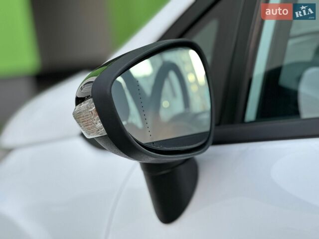 Білий Форд Фієста, об'ємом двигуна 1.39 л та пробігом 125 тис. км за 8350 $, фото 38 на Automoto.ua
