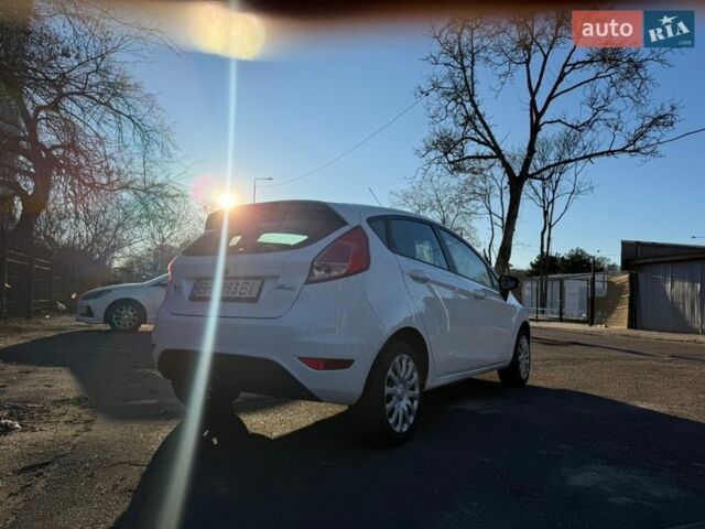 Белый Форд Фиеста, объемом двигателя 1.24 л и пробегом 78 тыс. км за 6200 $, фото 6 на Automoto.ua