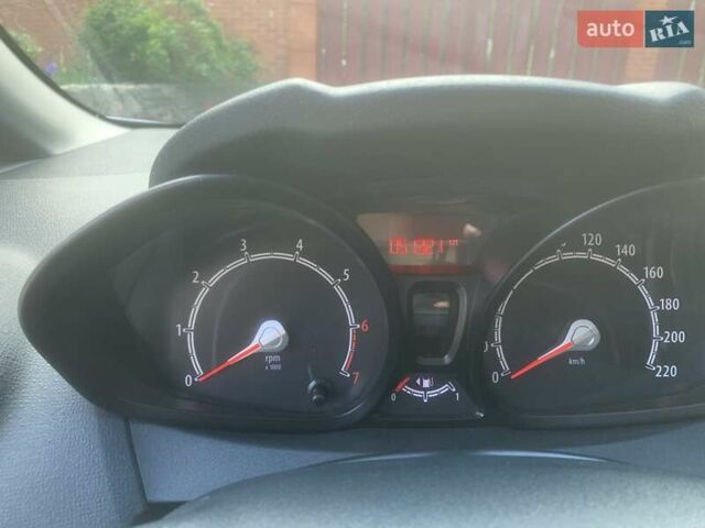 Форд Фиеста 2012 в Полтаве на Automoto.ua Белый Форд Фиеста, объемом двигателя 1.25 л и пробегом 51 тыс. км за 7199 $, фото 15 на Automoto.ua