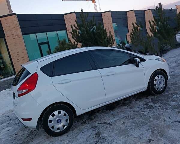 Белый Форд Фиеста, объемом двигателя 1.4 л и пробегом 95 тыс. км за 6900 $, фото 7 на Automoto.ua