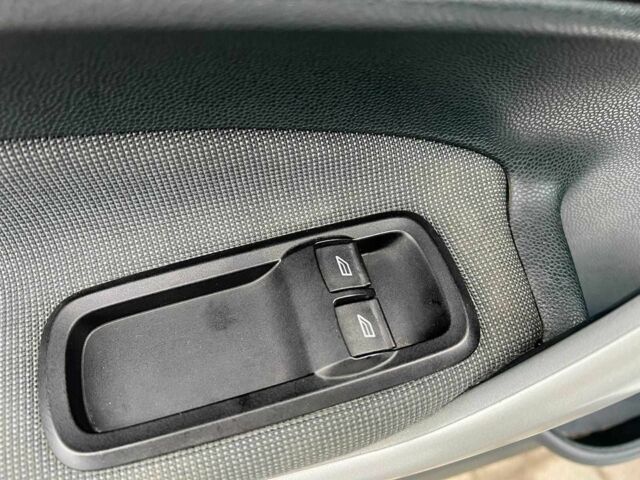 Білий Форд Фієста, об'ємом двигуна 1.2 л та пробігом 140 тис. км за 6990 $, фото 15 на Automoto.ua