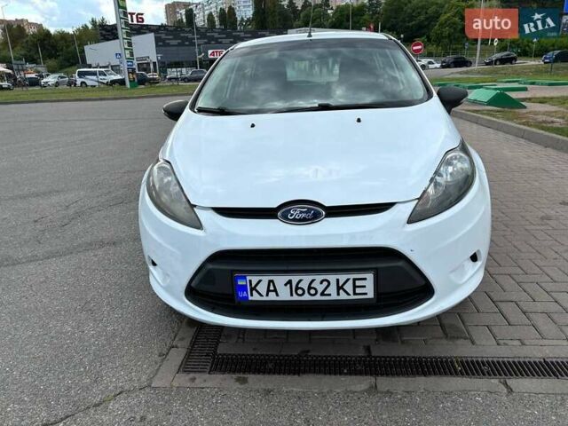 Белый Форд Фиеста, объемом двигателя 1.24 л и пробегом 180 тыс. км за 5500 $, фото 10 на Automoto.ua