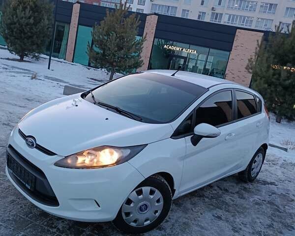 Белый Форд Фиеста, объемом двигателя 1.4 л и пробегом 95 тыс. км за 6900 $, фото 15 на Automoto.ua