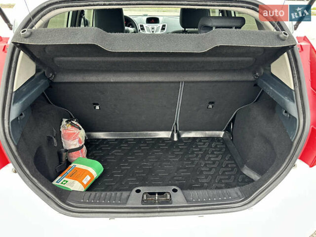 Белый Форд Фиеста, объемом двигателя 1.25 л и пробегом 140 тыс. км за 6300 $, фото 10 на Automoto.ua