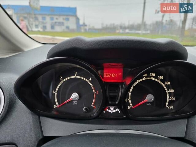 Белый Форд Фиеста, объемом двигателя 1.4 л и пробегом 32 тыс. км за 7600 $, фото 21 на Automoto.ua