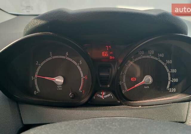 Форд Фієста 2012 у Хмельницькому на Automoto.ua Білий Форд Фієста, об'ємом двигуна 1.25 л та пробігом 123 тис. км за 5700 $, фото 11 на Automoto.ua