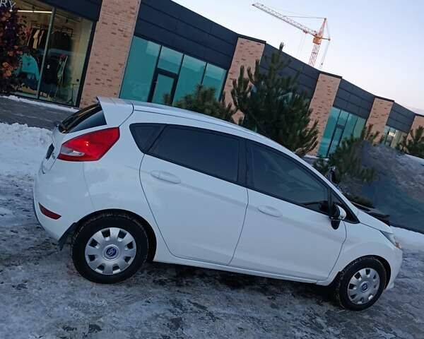 Белый Форд Фиеста, объемом двигателя 1.4 л и пробегом 95 тыс. км за 6900 $, фото 8 на Automoto.ua