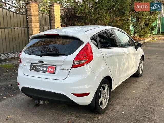 Білий Форд Фієста, об'ємом двигуна 1.2 л та пробігом 170 тис. км за 6290 $, фото 9 на Automoto.ua