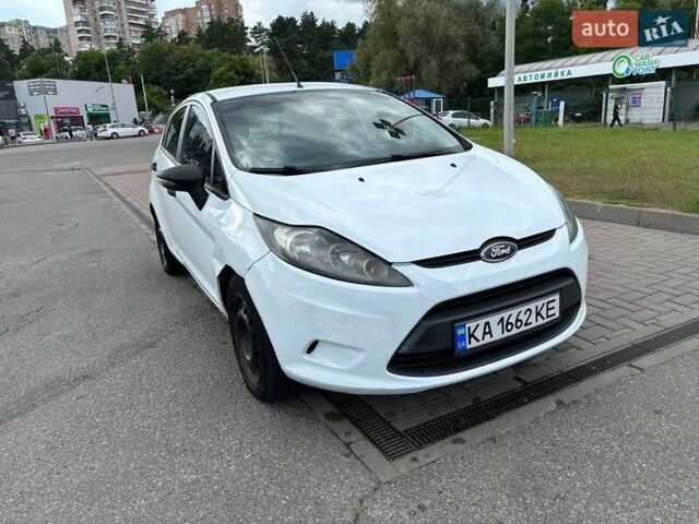 Белый Форд Фиеста, объемом двигателя 1.24 л и пробегом 180 тыс. км за 5500 $, фото 9 на Automoto.ua