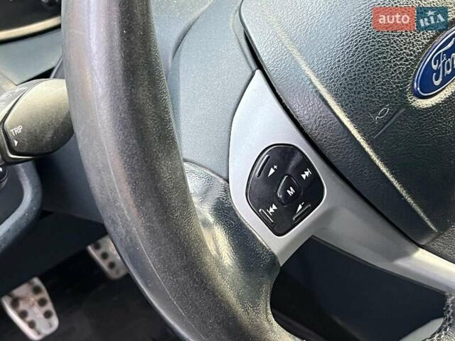 Білий Форд Фієста, об'ємом двигуна 1.2 л та пробігом 170 тис. км за 6290 $, фото 26 на Automoto.ua