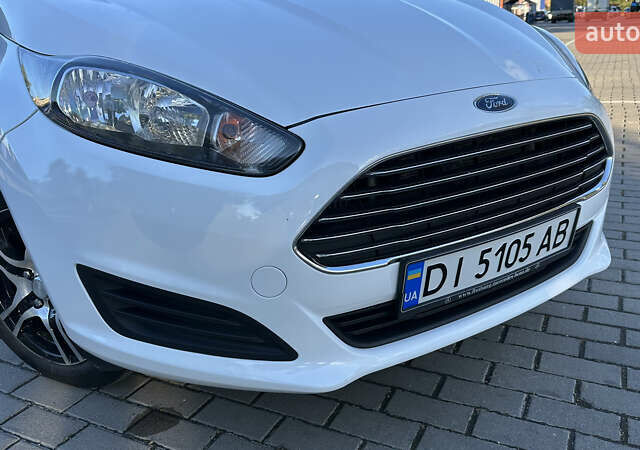 Белый Форд Фиеста, объемом двигателя 1.56 л и пробегом 157 тыс. км за 6650 $, фото 8 на Automoto.ua